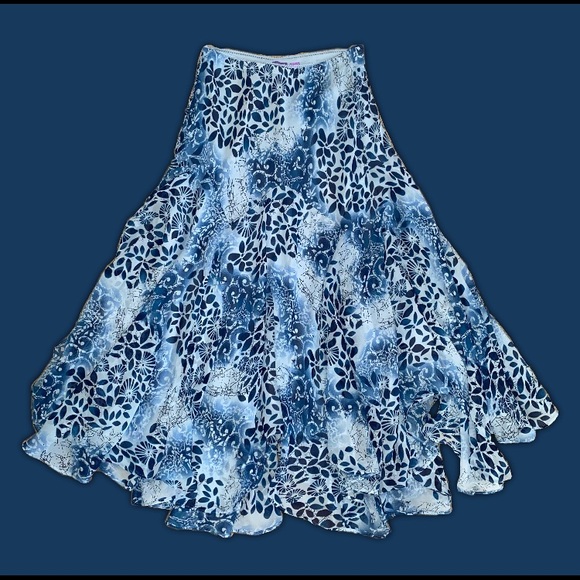 Authentic Vintage: 90’s Handkerchief Style Fairy Skirt 🧚🏼♀️ - Picture 1 of 3